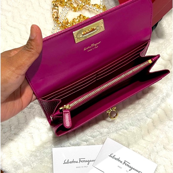Salvatore Ferragamo long Bi-fold Wallet - Picture 15 of 16